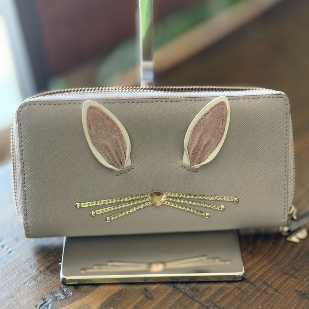 EUC Kate Spade New York
MAKE MAGIC FLUFFY BUNNY LACEY WALLET